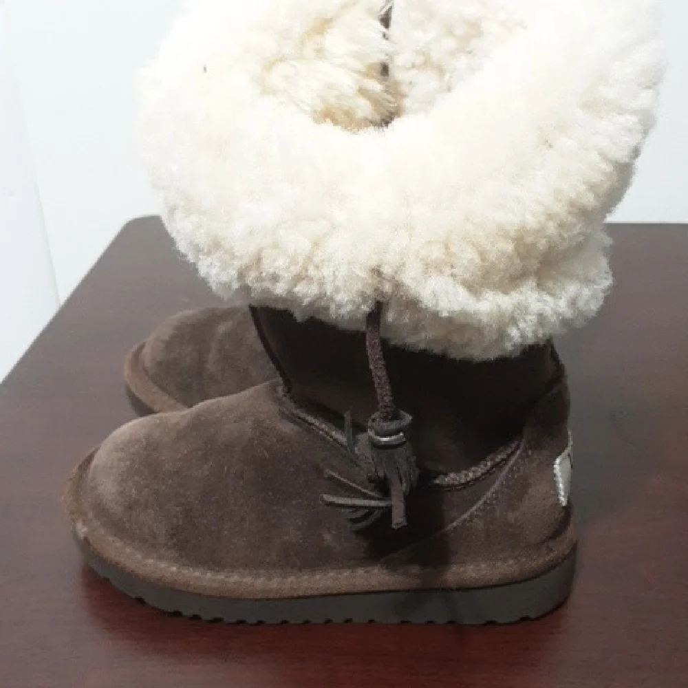 UGG Brown Kids 9‎ Genuine Sheepskin Boots with Cream Fur